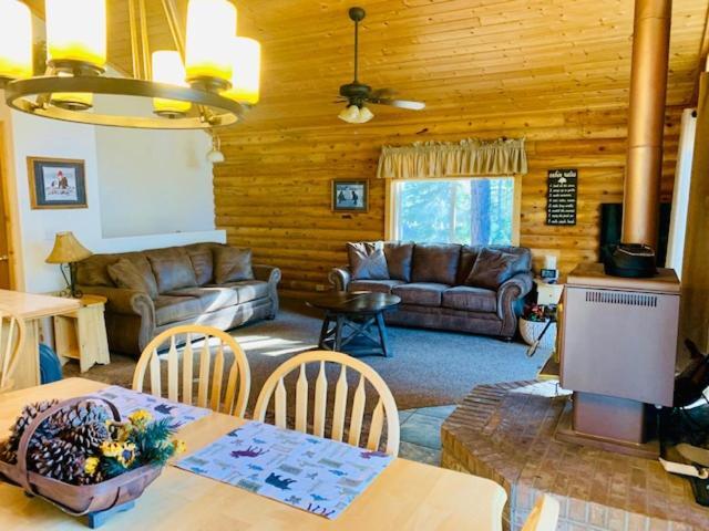 Adventure Awaits 3King Bed,2Bath Log Cabin In Heart Of Duck Creek Village! Екстер'єр фото